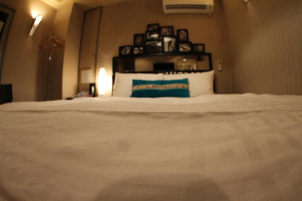 Hotel Hagoromo Hiroshima Buitenkant foto